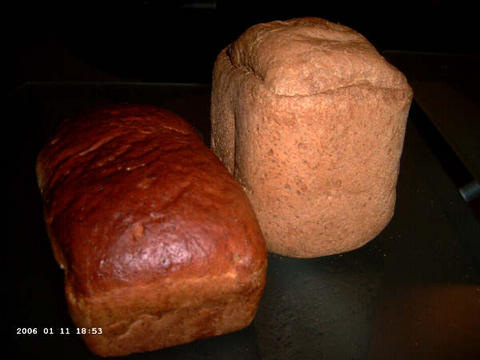 Boekweitwalnotenbrood en volkorenbrood