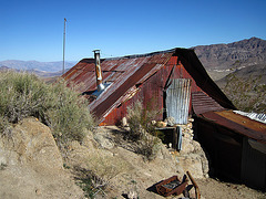Cabin In Striped Butte Valley (4291)