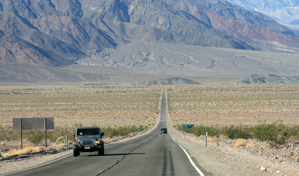 California 190 in Death Valley NP (9588)