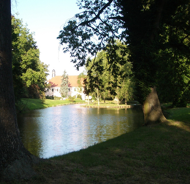 im Park der Hundisburg