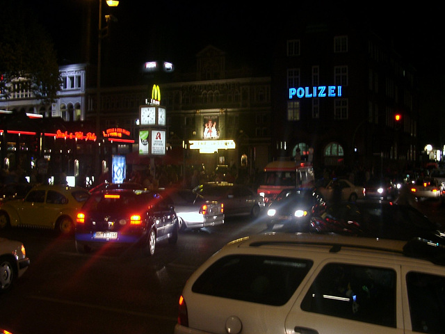 Auf der Reeperbahn nachts um halb eins (oder auch zwei)