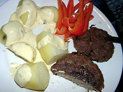 Paprika, meatballs, potatoes and sauce hollondaise