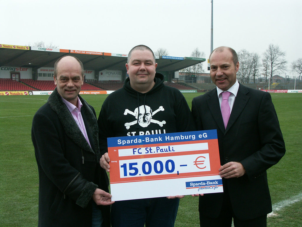 Sparda-Bank Hamburg: 15.000 Euro Spende zur Förderung des Amateursports des FC St. Pauli
