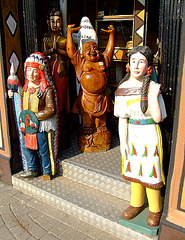 Sculptures at entrance of Harrys Hamburger Hafenbasar