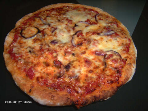Gemelli Pizza Margherita (met extra rode ui en kaas)