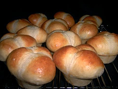 Cloverleaf Rolls - White Mountain Bread