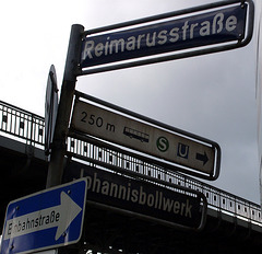 Reimarusstrasse, Johannisbollwerk, S-Bahn, Bus, U-Bahn, Einbahnstrasse