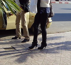 Taxi et talons aiguilles Maghrébins / Taxi and North Africa stilletos heeled boots-  Ipernity friend's gift  -  Cadeau d'une Amie Ipernity - Janvier 2009 / Originale.