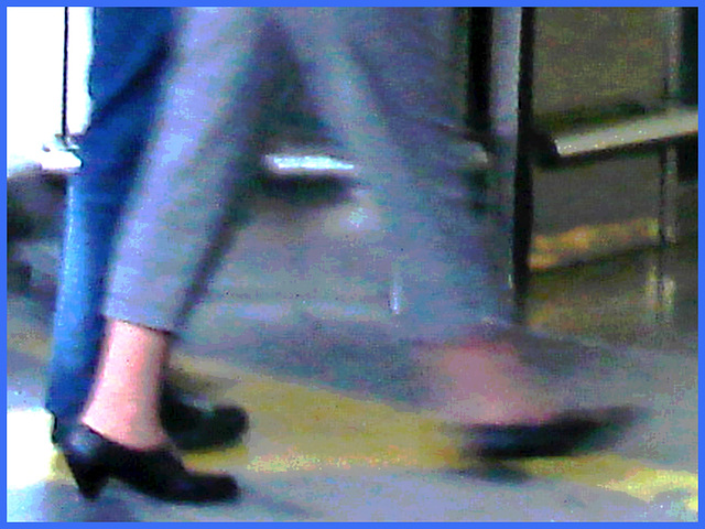 Mature in sexy nun shoes  /   Dame mature en chaussures de religieuses sexy -  Aéroport de Bruxelles / 19 octobre 2008 - Version photofiltrée.