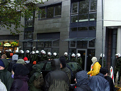 Demonstration im Polizei-Wanderkessel