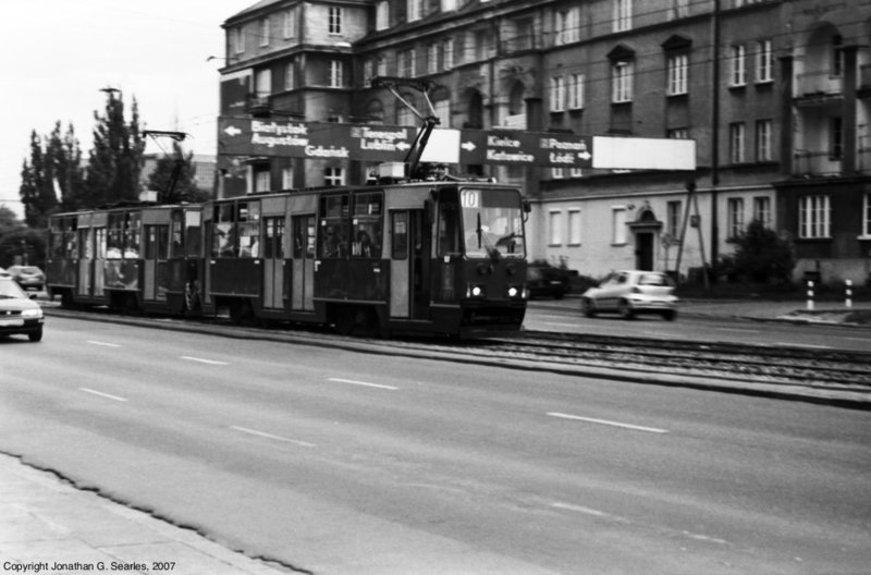 Trams At Nowowiejska and Chałubińskiego Intersection, Picture 3, Warsaw, Poland, 2007