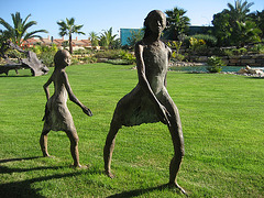 Algarve, Vila Sol Hotel, mother and daughter (sculpture)
