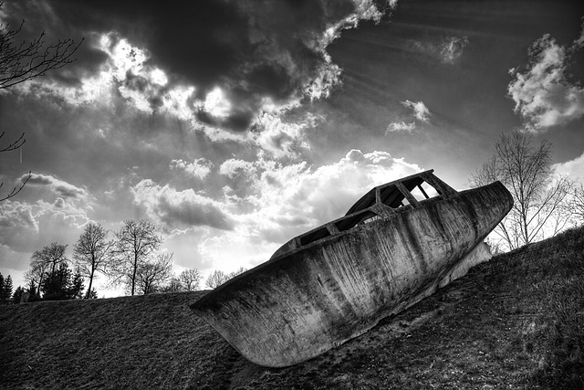 stranded boat......... stranded boat.........