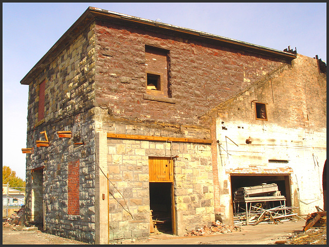 Vestiges et ruines de la Canbro - Old factory sad ruins