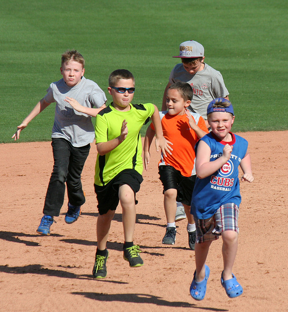 Kids Running The Bases (0713)