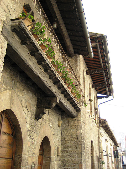 Assise, Middle Ages' balcony