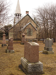 Cimetière et église  / Church and cemetery