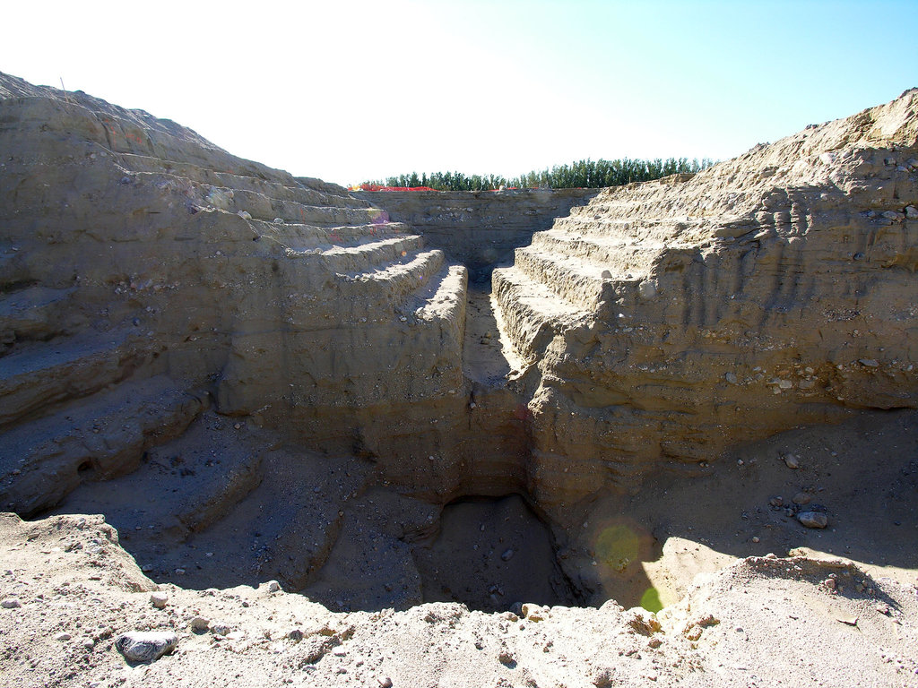 Garnet Hole (6826)