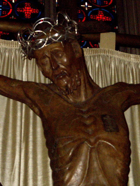 Detail vom Gabelkreuz mit Reliquie