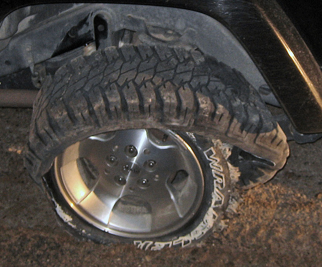 Pat's Tire (8585A)
