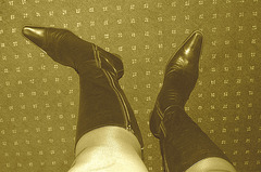 Ipernity charming friend's reward - Gleaming pointed tips black sexy boots and shapely legs ! !  Sepia
