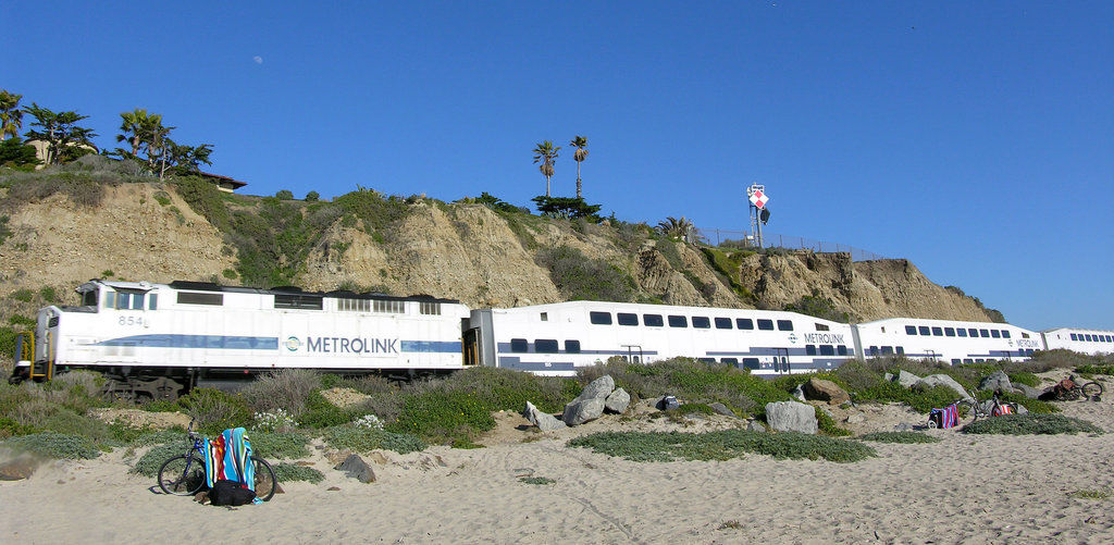 Metrolink Along San Clemente Beach (7085)