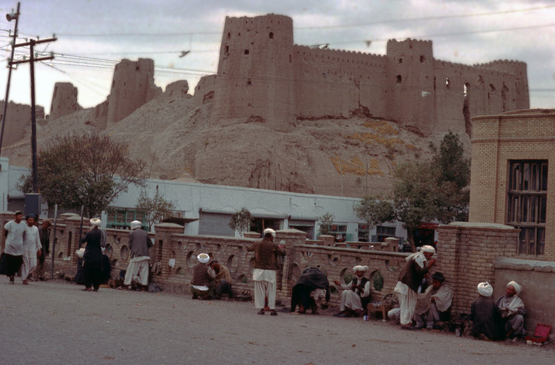 Hairdressers in front of the ancient citadel