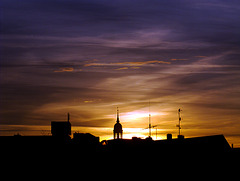 Morgenhimmel mit leuchtender St. Michaelis - Kirche ("Michel")