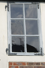altes Glas im Kirchenfenster
