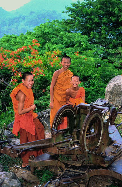 Monks at the Phu Si hill