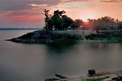Maenam Se mounths into the Mekong river