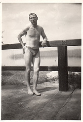 Schwimmer in Dreiecksbadehose 1933
