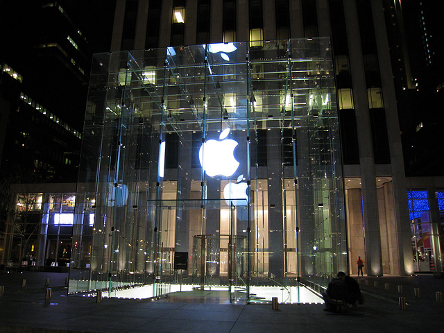 Apple Store 5th Avenue (0903)