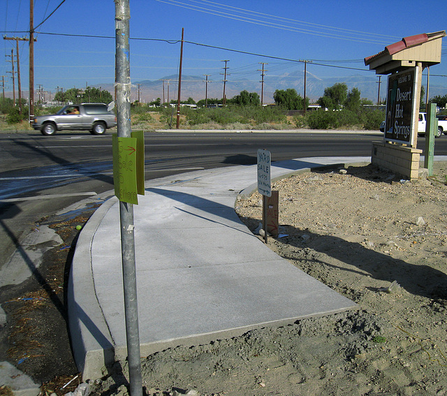 New Sidewalk on Palm Drive (0545)