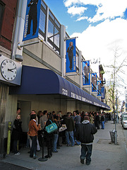 The Daily Show waiting line (0916)