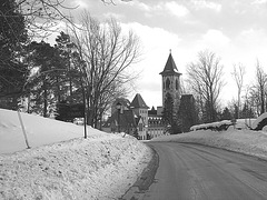 Abbaye St-Benoit-du-lac  / St-Benoit-du-lac  Abbey -  Quebec, CANADA / 6 février 2009 -  Noir et blanc avec photofiltre