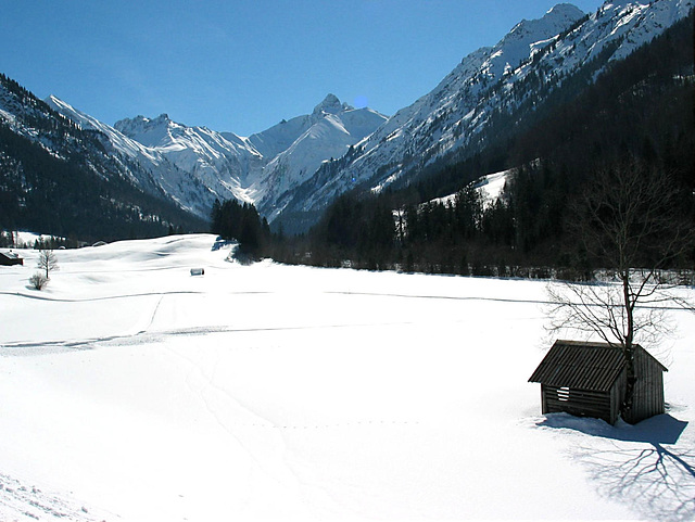 Winterspaziergang an der Trettach - Oberstdorf  (Note)