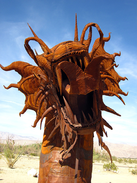 Ricardo Breceda's Dragon sculpture in Galleta Meadows Estate (4502)