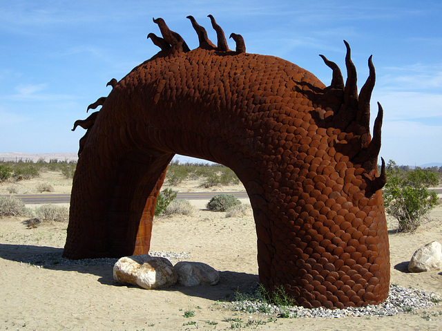 Ricardo Breceda's Dragon sculpture in Galleta Meadows Estate (4507)