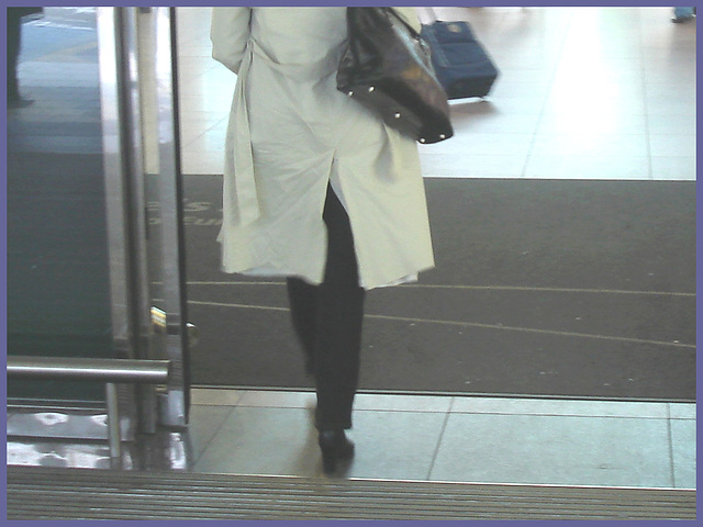 Heras blond mature in extreme hammer heeled boots - Brussels airport  /  19-10-2008