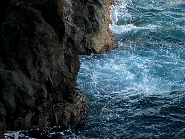Erosion - Meer gegen Felsen