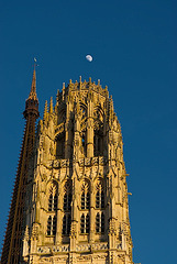 Moon + Rouen Cathedral (5)