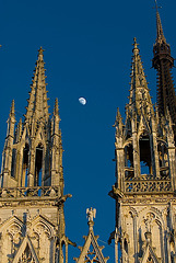 Moon + Rouen Cathedral (1)