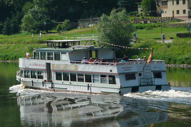 Fahrgastschiff  "Sächsische Schweiz "