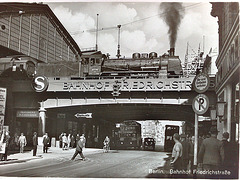 Berlín años 40. Bahnhof Friedrichstrasse.