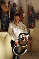 le" serpent" dans une église baroque