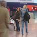 Short & cute Lady on flats & booted blonde in jeans / Jeune Dame mignonne en chaussures plates & jolie blonde en jeans et bottes à talons hauts -  Brussels airport - 19 octobre 2008