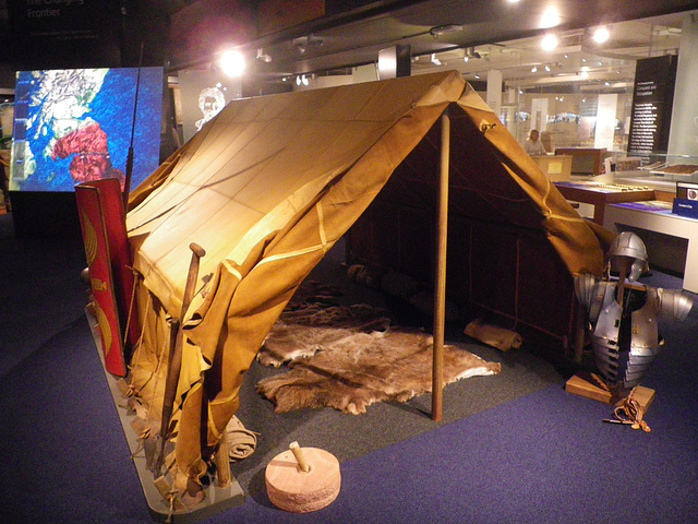 Carlisle : reconstitution d'une tente de légionnaire.
