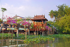 Beautiful premises at the Khlong Maha Sawat side