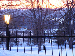 Lever de soleil à l'abbaye de St-Benoit-du-lac  /   Février 2009